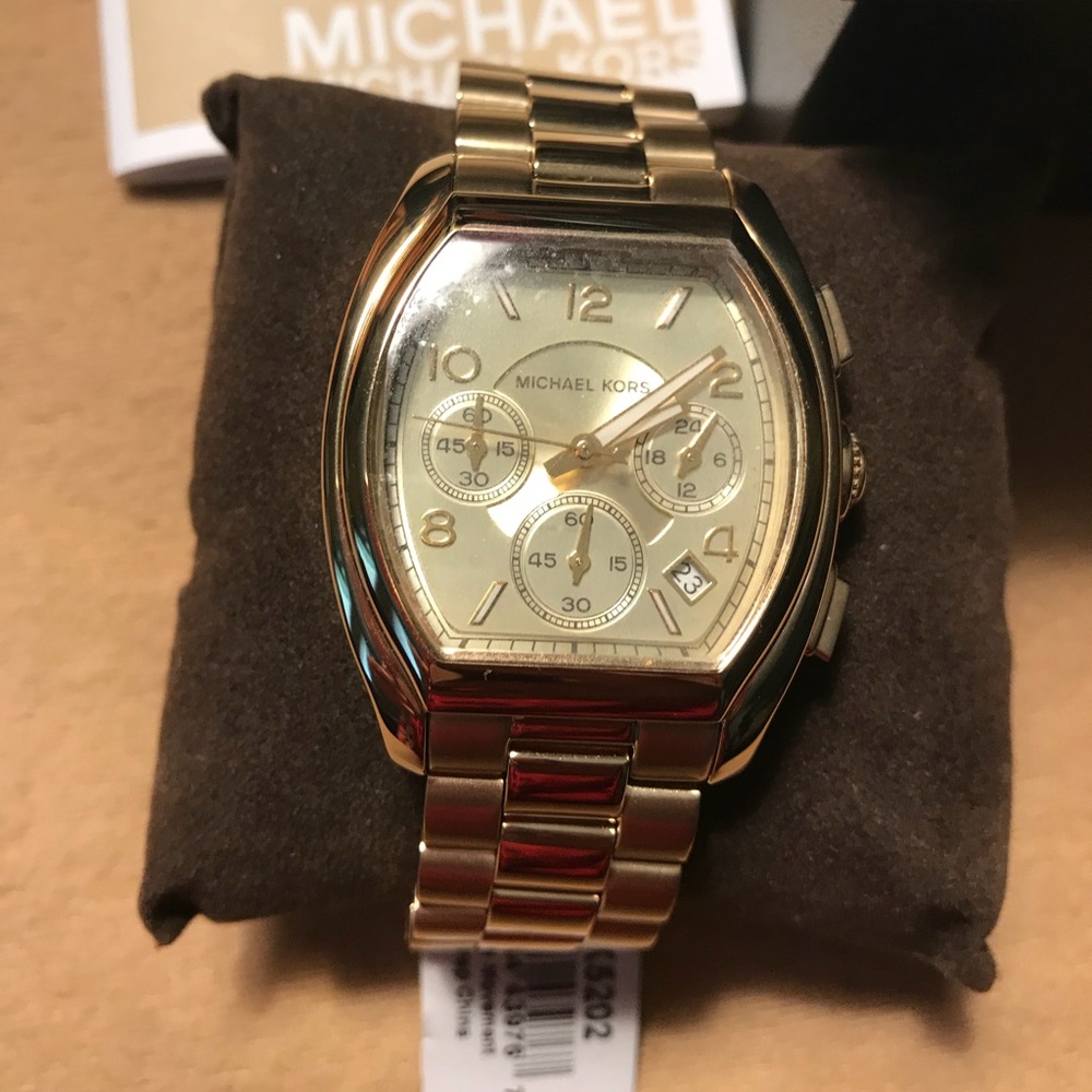 💞SOLD ‼️Sale - Michael Kors Chronograph Gold